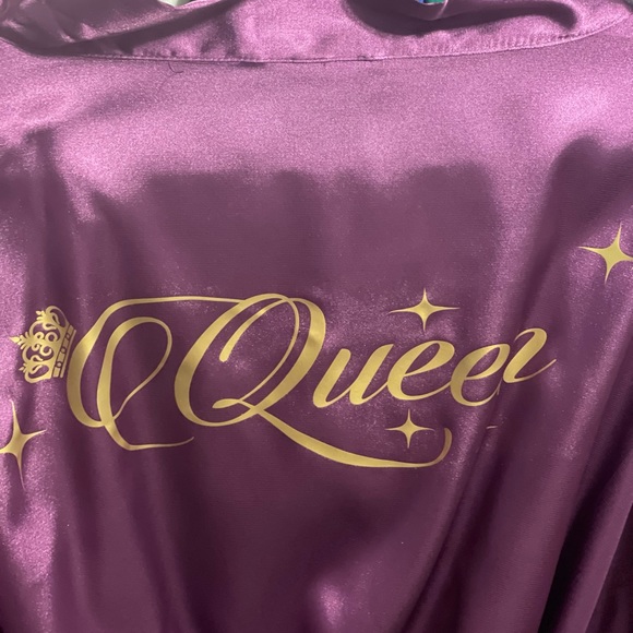 Queen Robe (Purple) - Picture 2 of 4